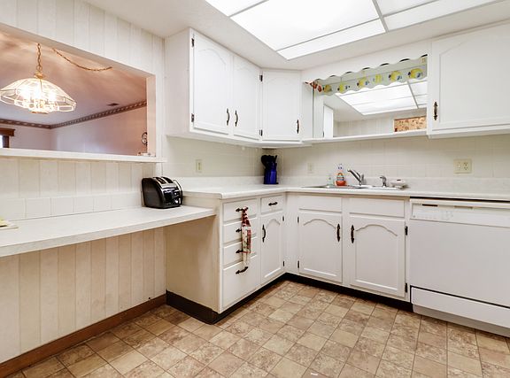 4th image of 824 McGregor St APT 11