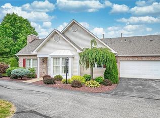 1604 Greystone Dr, Coraopolis, PA