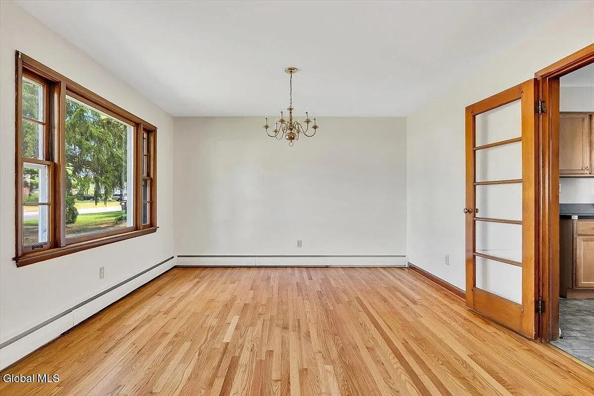 3 bed, 1816 sqft, $3,450 — Photo 3