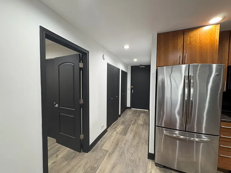 30 E Huron St #5605 — Photo 13