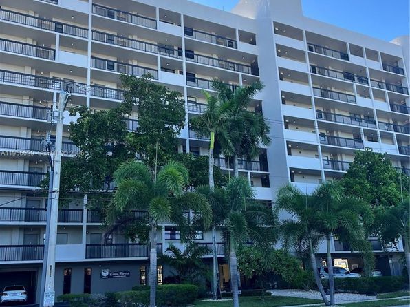 4800 Bayview Dr APT 206