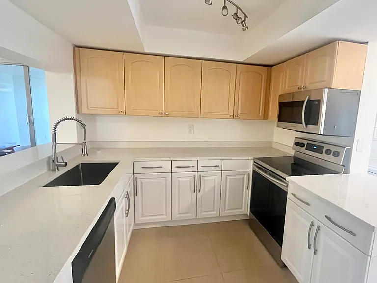 1931 Sabal Palm Dr #107 — Photo 4