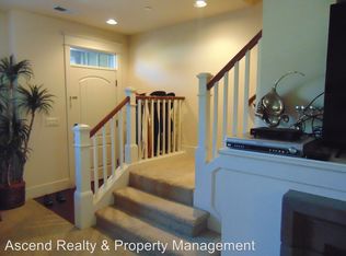 676 SW Trillium Creek Ter, Portland, OR 97225