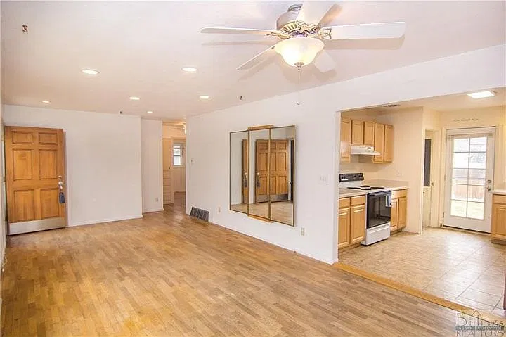 3 bed, 1.0 bath, 960 sqft, $1,495 — Photo 2