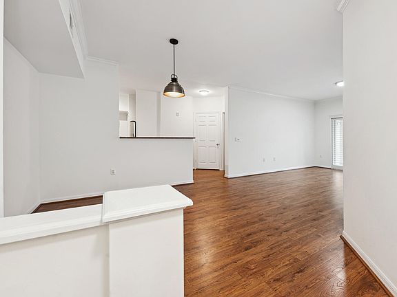 3rd image of 3220 Tuscany Way