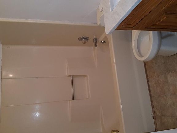 4th image of 117 W Balview Ave #4