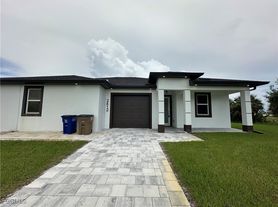 2414 Delta Ave N, Lehigh Acres, FL
