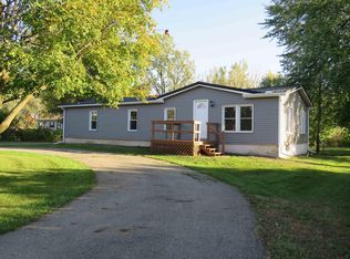 260 E 700 N, Howe, IN 46746