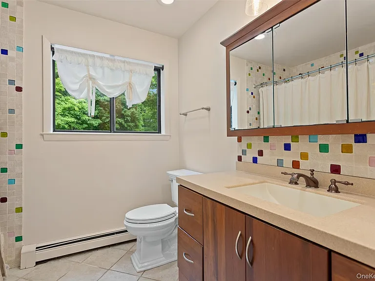25 Cross Pond Rd — Photo 18