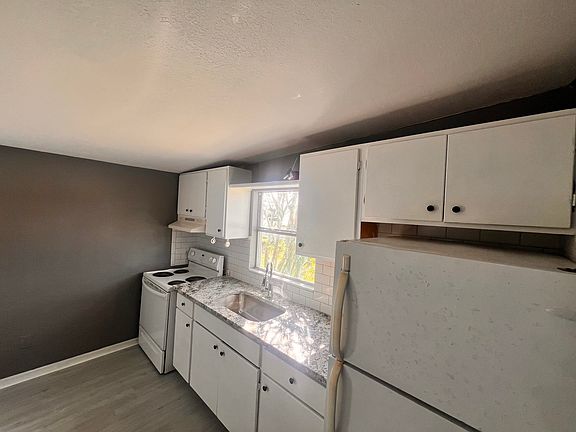 2nd image of 429 Aviation Dr