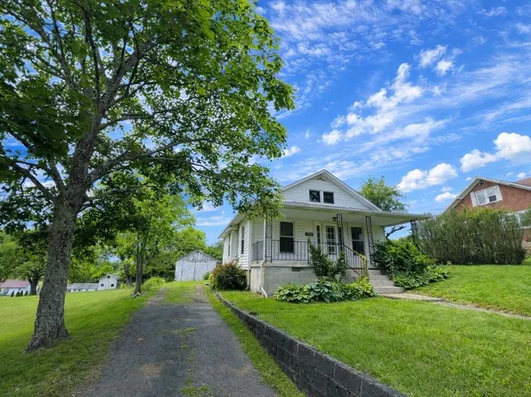 5649 Gatewood Rd, Fayetteville, WV 25840