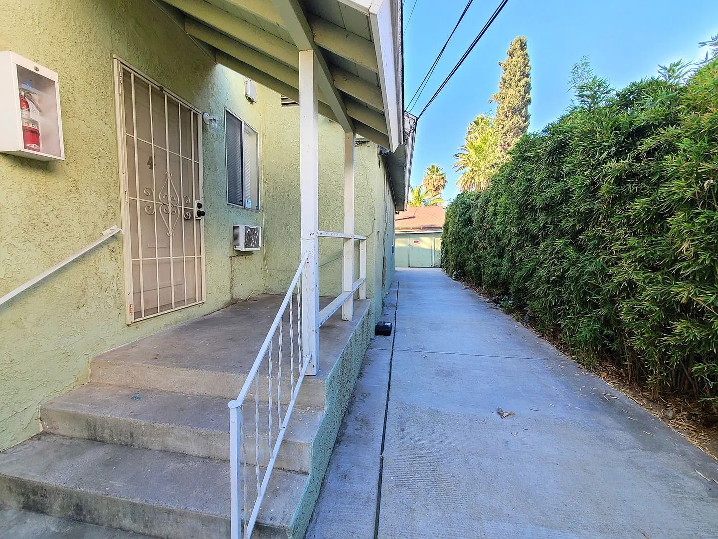 Locust Street - 3891 — Photo 2