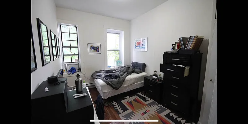 Rented by Delmark Realty LLC | media 24