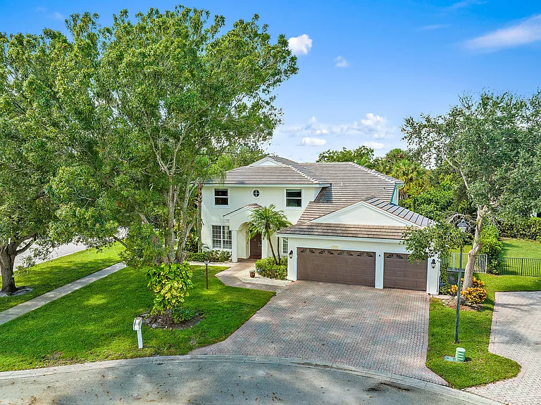 1225 Egret Cir S — Photo 33