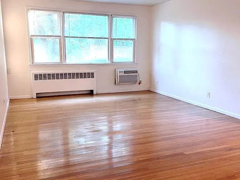 Riverhill Apartments — Photo 36