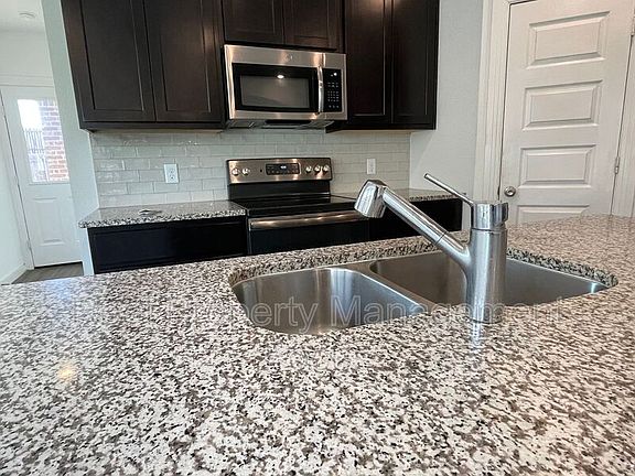 4th image of 3967 Chesapeake Ln