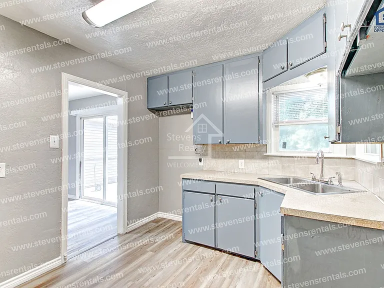 1210 NW Irwin Ave — Photo 17