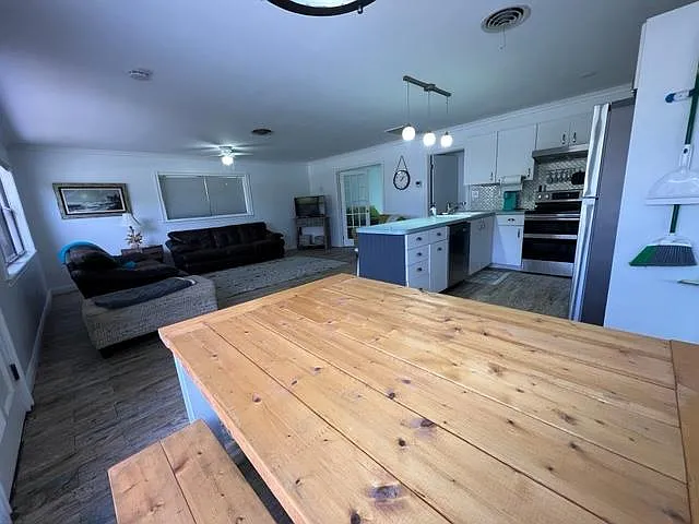 3 bed, 1124 sqft, $2,800 — Photo 3
