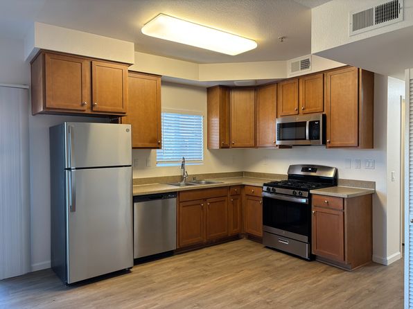 838 N Palm Ave #B-201