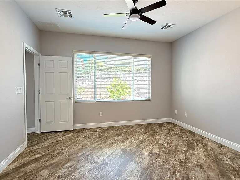 2354 Amana Dr — Photo 4