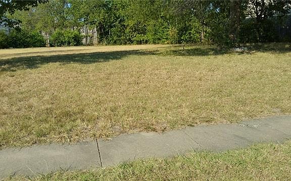 3rd image of 922 Sara Dunn Dr