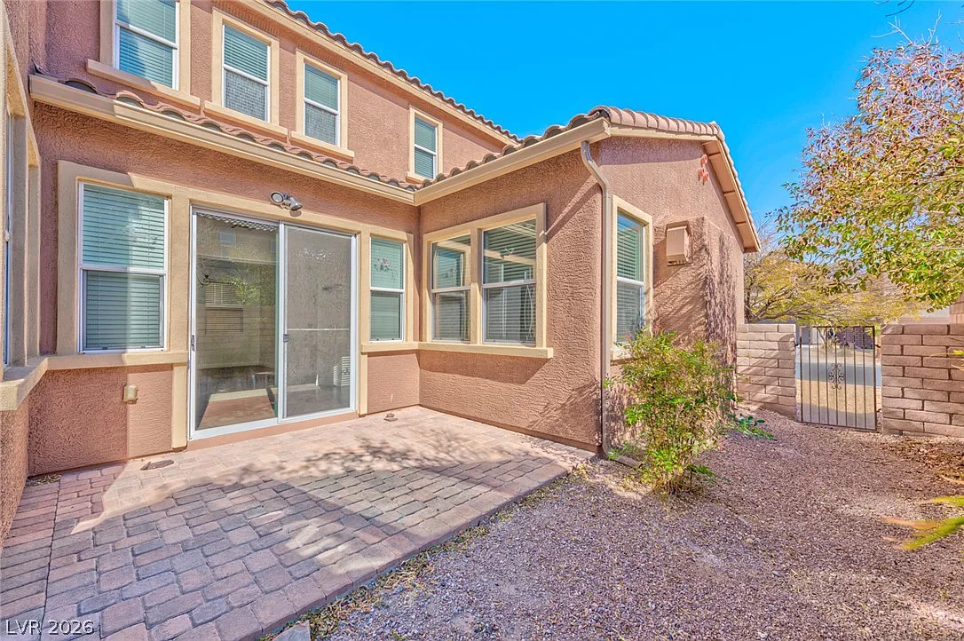 3 bed, 2.5 bath, 2470 sqft, $2,800 — Photo 3