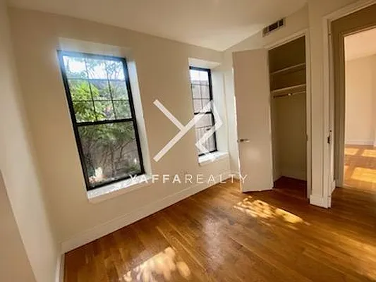 Rented by Yaffa Realty LLC | media 6