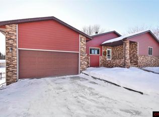 412 Ptarmigan Ct, Waseca, MN 56093
