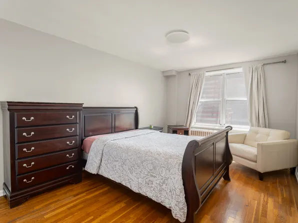 3065 Sedgewick Avenue image 5 of 13