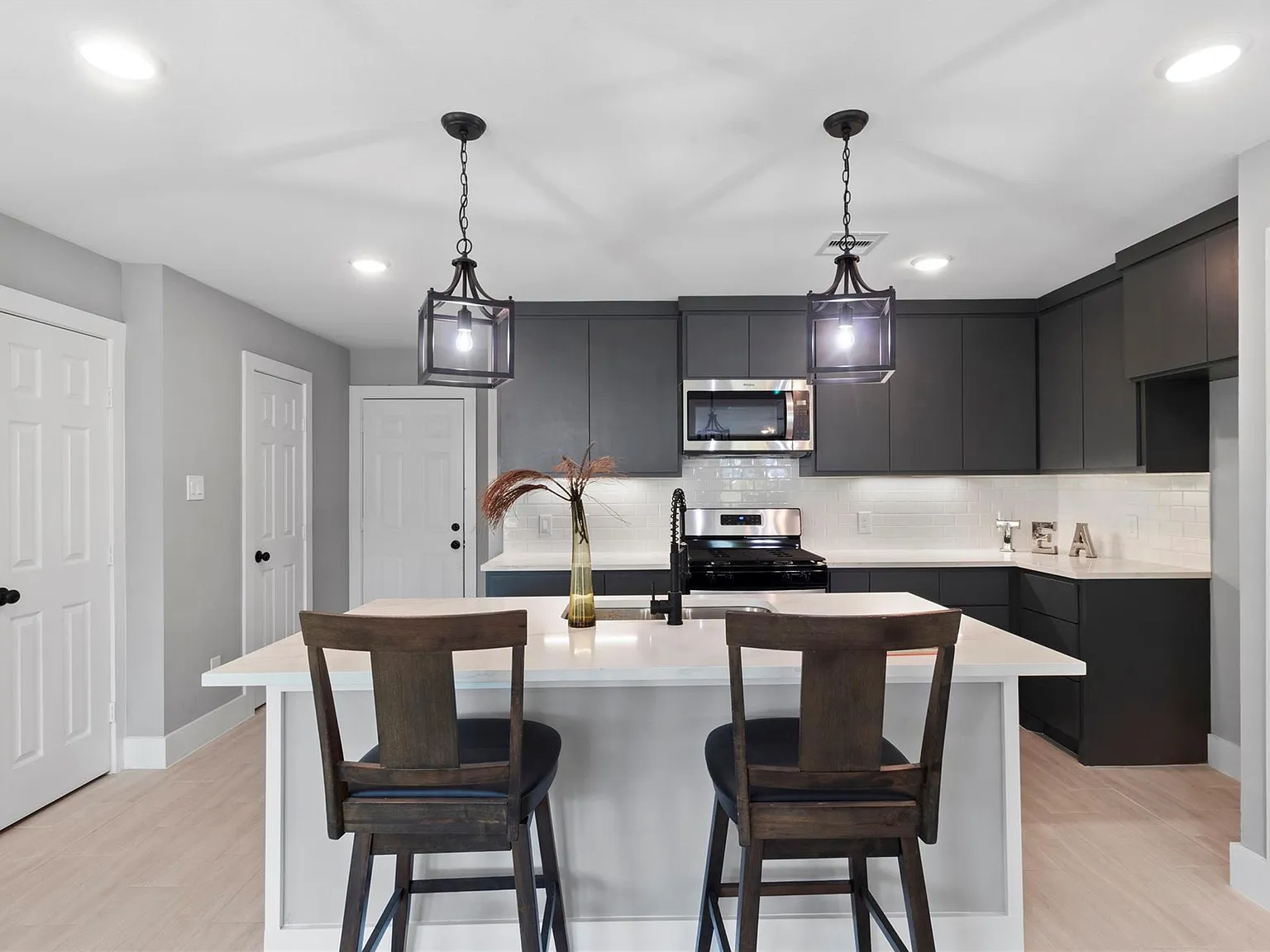 3 bed, 2.5 bath, 1765 sqft, $2,000 — Photo 3