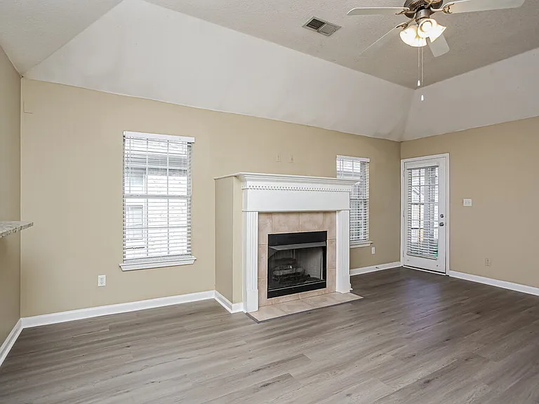 7851 Fallstone Rd — Photo 3