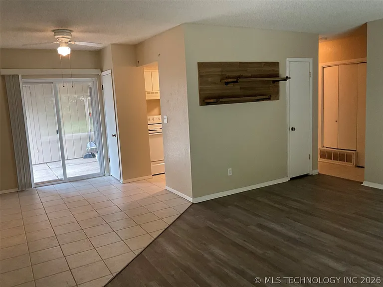 3228 S Lakewood Ave — Photo 6