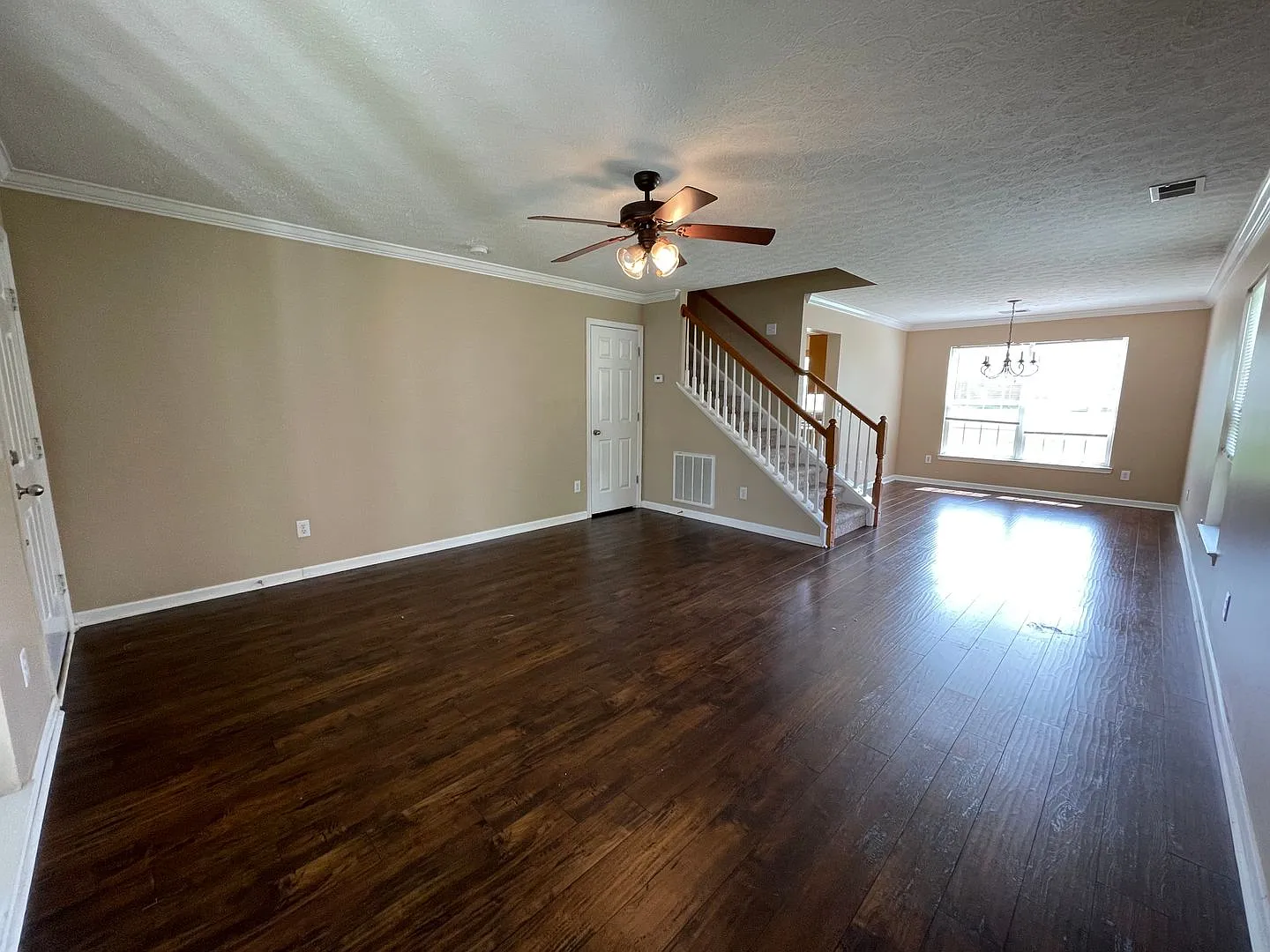 Spring Hill Gem in a Wonderful Location! — Photo 4