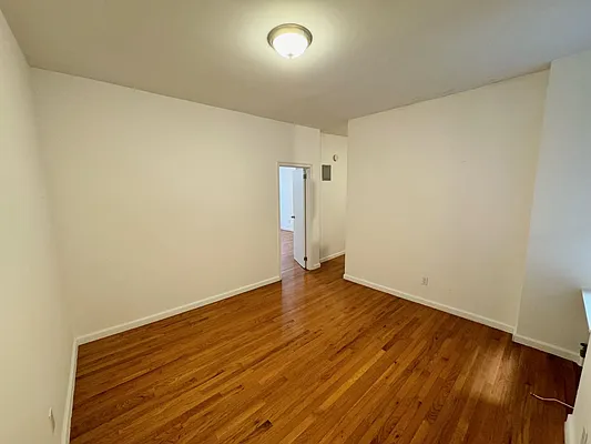 Rented by GreenVill Real Estate LLC | media 35