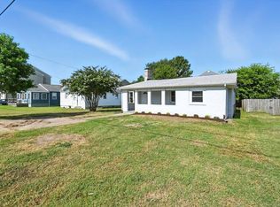 7 Lighthouse Dr, Hampton, VA 23664