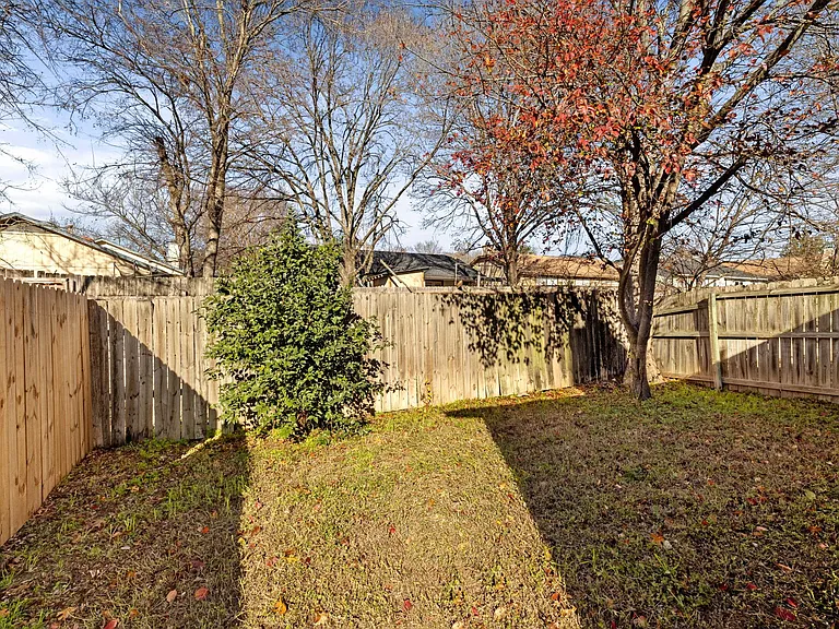 12130 Thompkins Dr #A — Photo 32