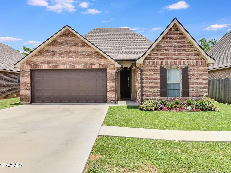 1st image of 204 Zoie Dr
