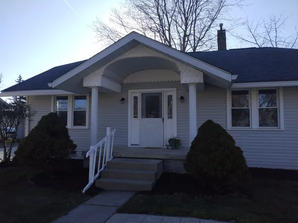 420 N 18th St, Elwood, IN 46036