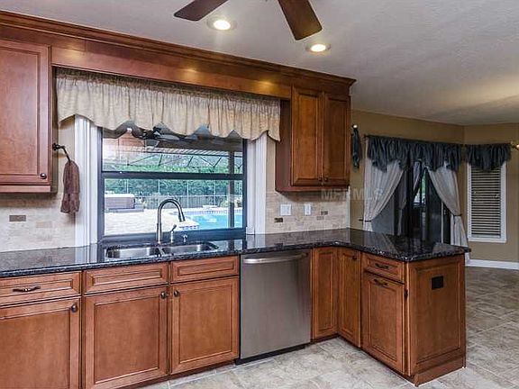 4th image of 1450 Mount Laurel Dr