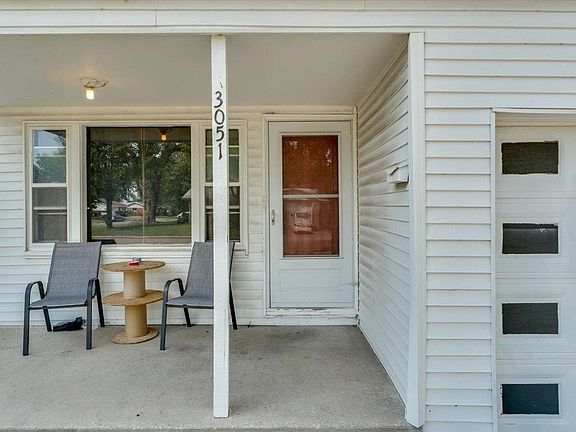 3rd image of 3051 S Elizabeth Ave