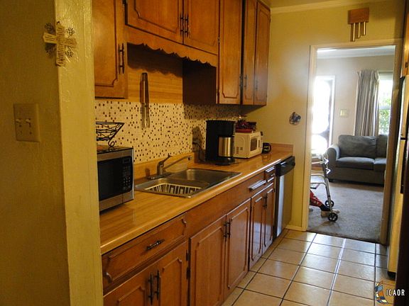5th image of 857 Stacey Ave