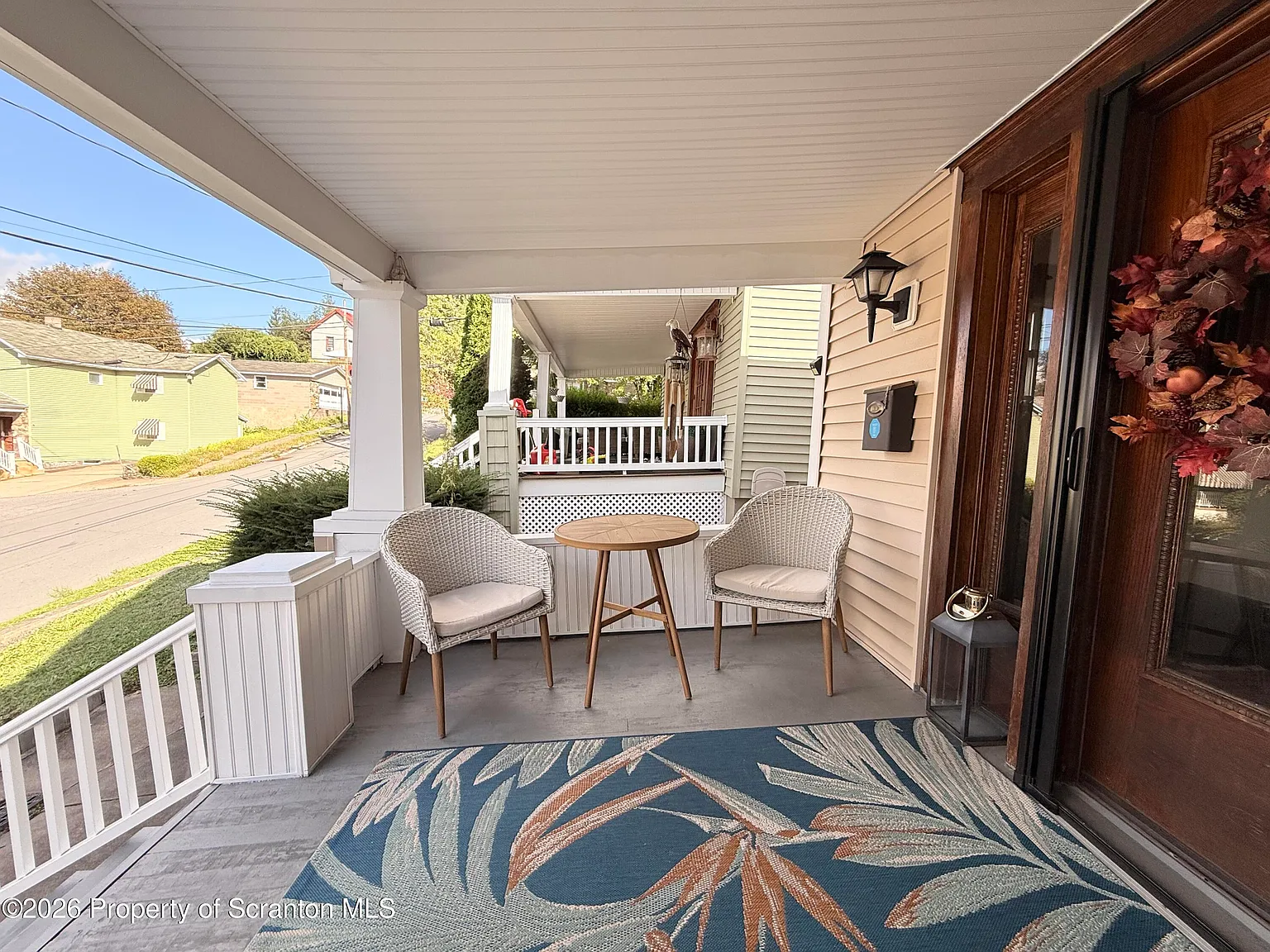 3 bed, 1.5 bath, 1083 sqft, $1,650 — Photo 2