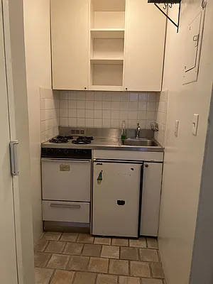 Rented by OGI Management | media 8