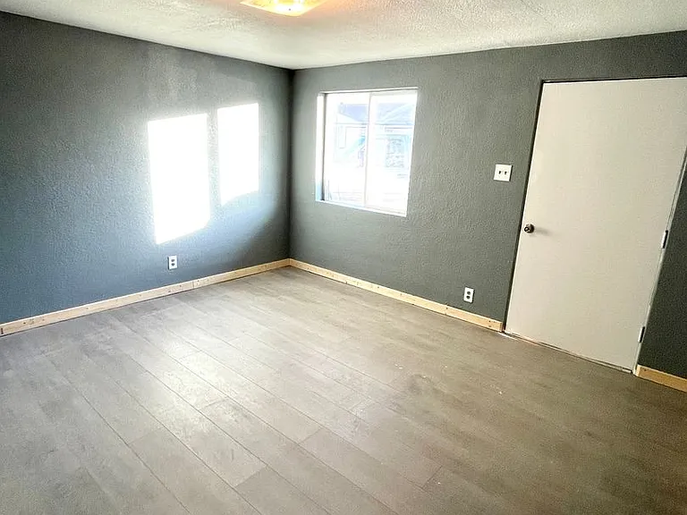 F331IE — Photo 3