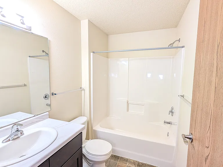 Amber Ridge Apartments — Photo 25