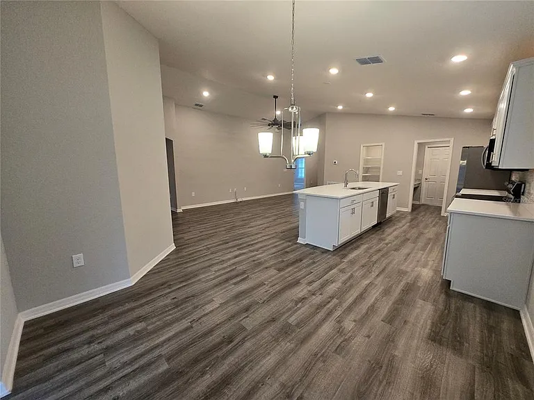 1352 Mountain Flower Ln — Photo 17