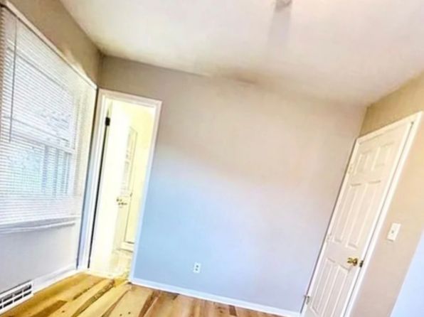 905 Armstrong Ln, New Lenox, IL 60451