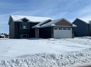 1230 Pheasant Run, New Richmond, WI 54017