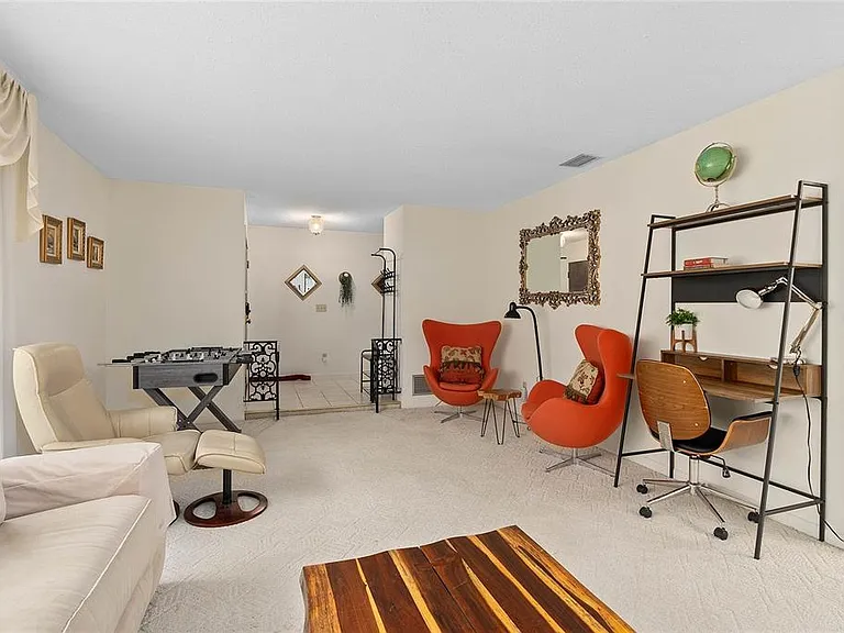 1435 Paula Dr — Photo 6