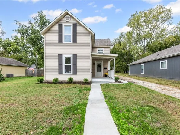 738 S Elm St, Ottawa, KS 66067